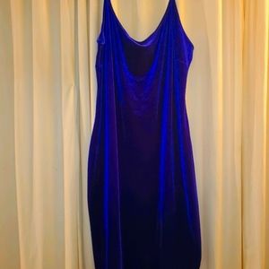 Velvet thin strapped dress